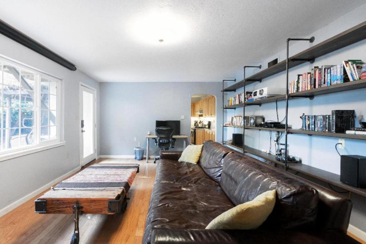 Large 1 Bedroom Apartment, Home Theater, Fireplace 버클리 외부 사진